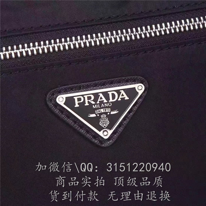 Prada普拉达 2VH953黑色 经典尼龙单肩邮差包