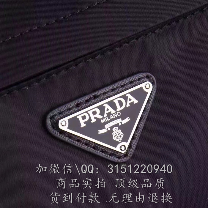 Prada普拉达 2VH021 黑色尼龙帆布拉链闭合单肩邮差包