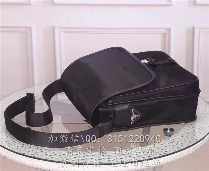 Prada普拉达 2VD770 黑色尼龙帆布翻盖自动扣竖款单肩邮差包