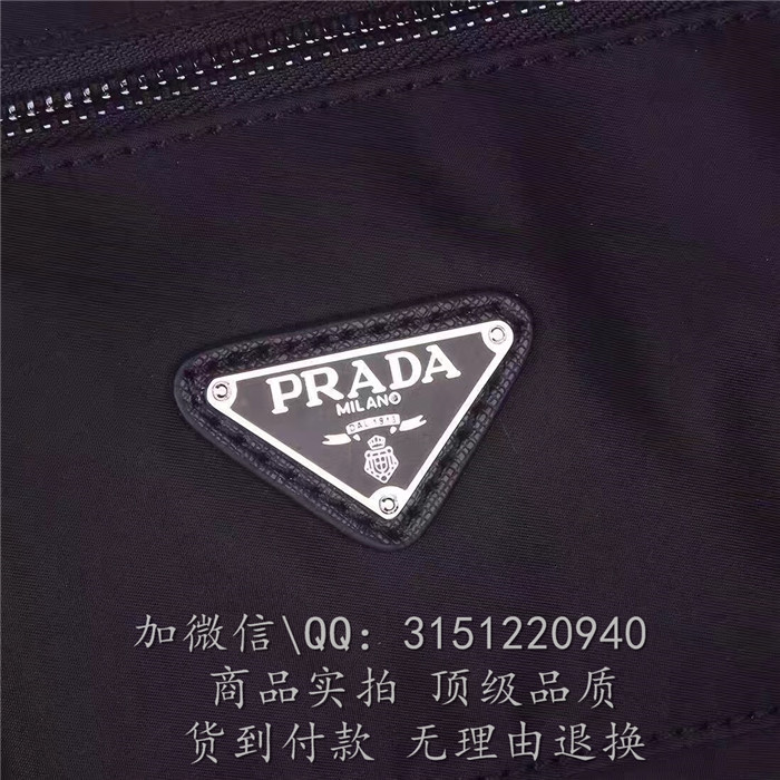 Prada普拉达 2VD793 黑色尼龙帆布翻盖双针扣多隔层多拉链单肩邮差包