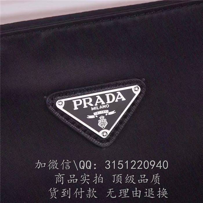 Prada普拉达 2VH95 黑色尼龙帆布拉链闭合单肩邮差包