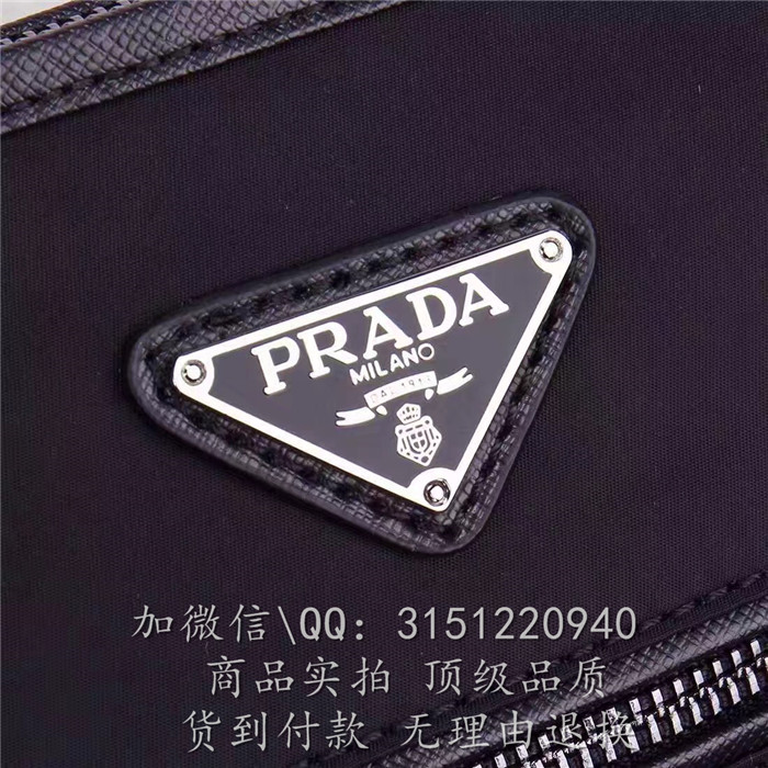 Prada普拉达 2VH797 黑色尼龙布竖款单肩邮差包