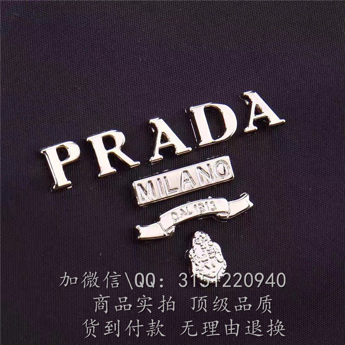 Prada普拉达 2VG013 黑色尼龙布配黑白织布肩带手提包