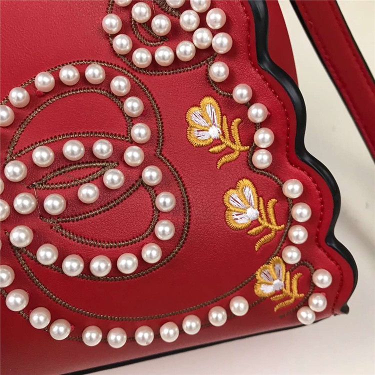 Fendi斜跨手提包 4357大红色 芬迪PEEKABOO刺绣铆珍珠迷你手袋