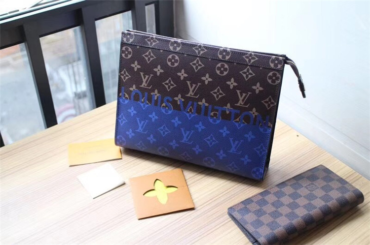 LV大号手拿包 M63066蓝色拼色 Pochette Voyage 中号手袋