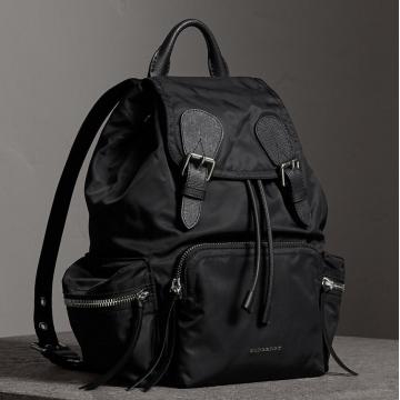 顶级高仿Burberry双肩背包 40363521黑色 The Rucksack - 中号功能性尼龙拼皮革军旅背包