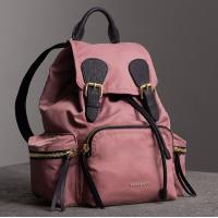 顶级高仿Burberry双肩背包 40363521浅粉色 The Rucksack - 中号功能性尼龙拼皮革军旅背包