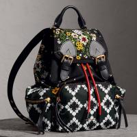 顶级高仿Burberry双肩背包 40694421 The Rucksack - 中号花卉图案军旅背包