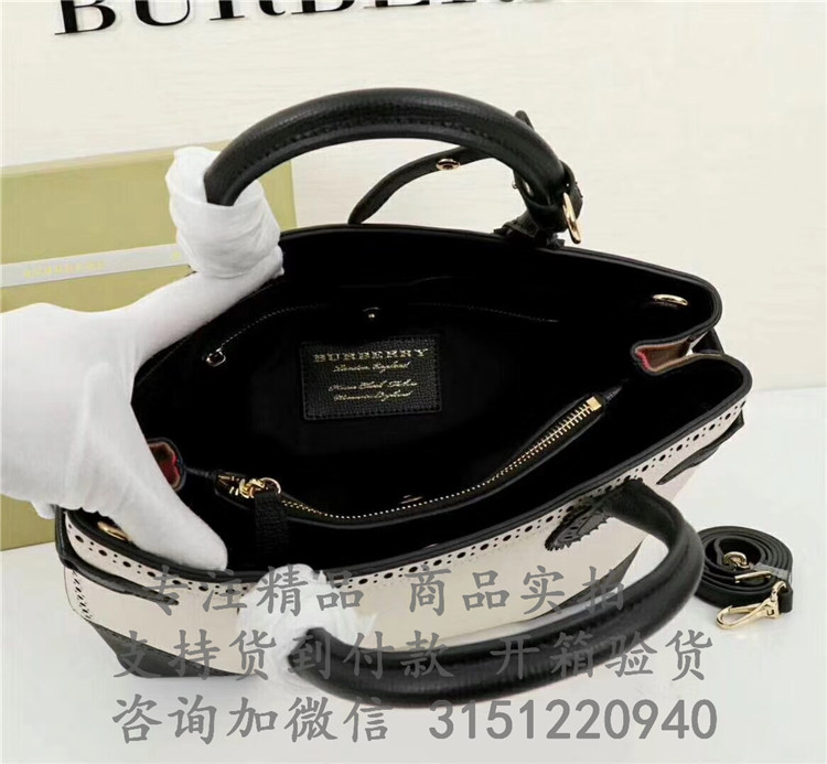 顶级高仿Burberry托特包 40685131白色 The Banner - 中号镂花装饰皮革班纳手袋