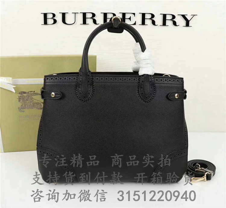 顶级高仿Burberry托特包 40683381黑色 The Banner - 中号镂花装饰皮革班纳手袋