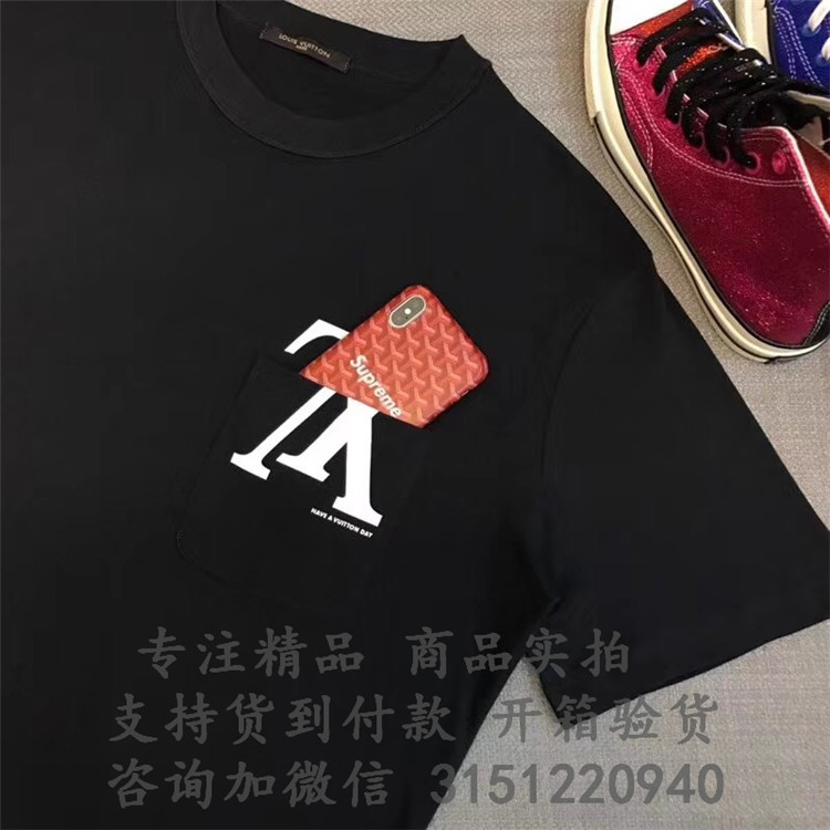 顶级高仿LV纯棉字母T恤 1A4703黑色 UPSIDE DOWN LV LOGO POCKET T恤