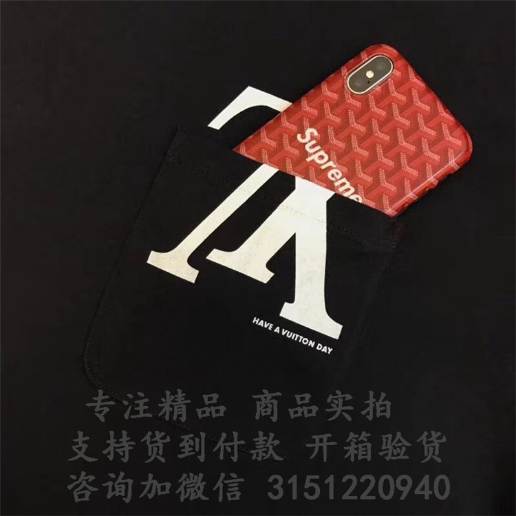 顶级高仿LV纯棉字母T恤 1A4703黑色 UPSIDE DOWN LV LOGO POCKET T恤