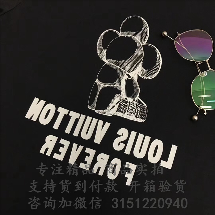 顶级高仿LV纯棉字母T恤 1A47EU黑色 VIVIENNE POP UP LOGO T恤