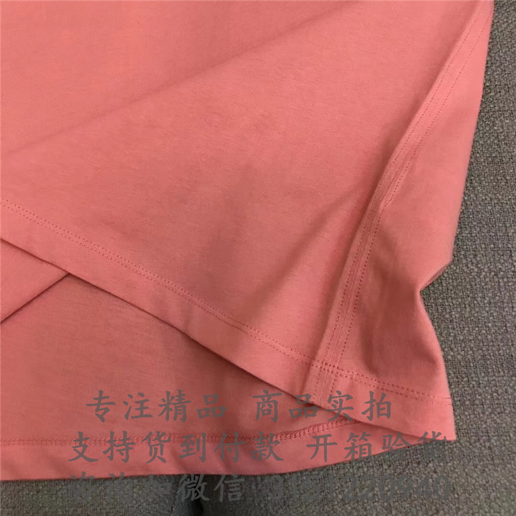 顶级高仿LV纯棉T恤 1A4HN3粉色 Logo 印花T恤