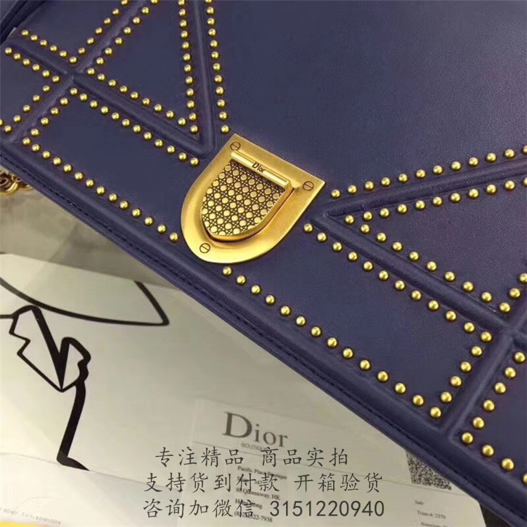 Dior链条盒子包 M0422 DIORAMA深蓝色ARCHICANNAGE藤格纹图案小羊皮手提包，缀以饰钉