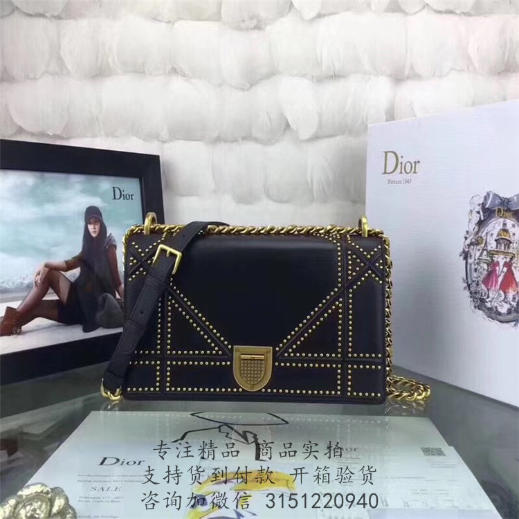 Dior链条盒子包 M0422 DIORAMA黑色ARCHICANNAGE藤格纹图案小羊皮手提包，缀以饰钉