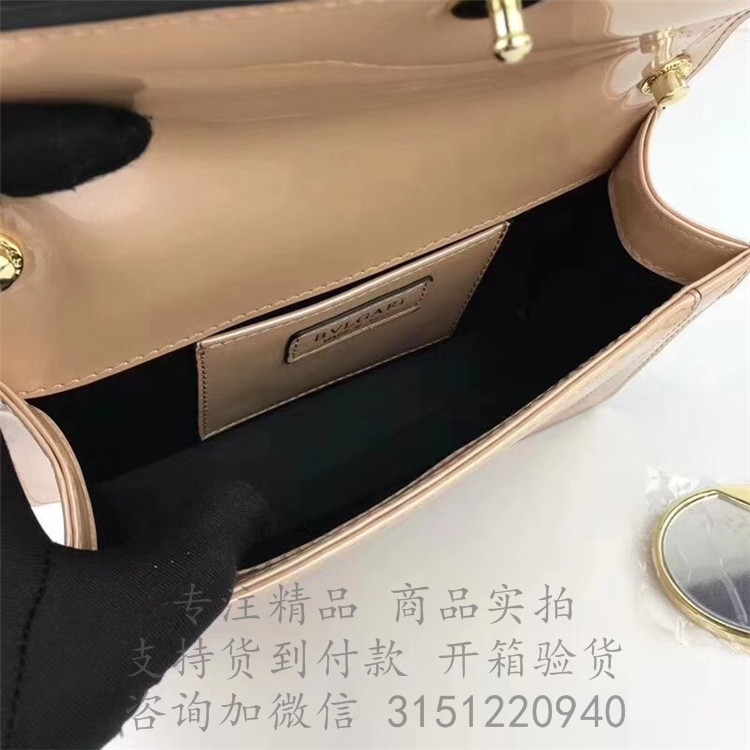 Bvlgari斜跨蛇头包 39797杏色 Serpenti forever系列漆皮斜跨蛇头翻盖小包