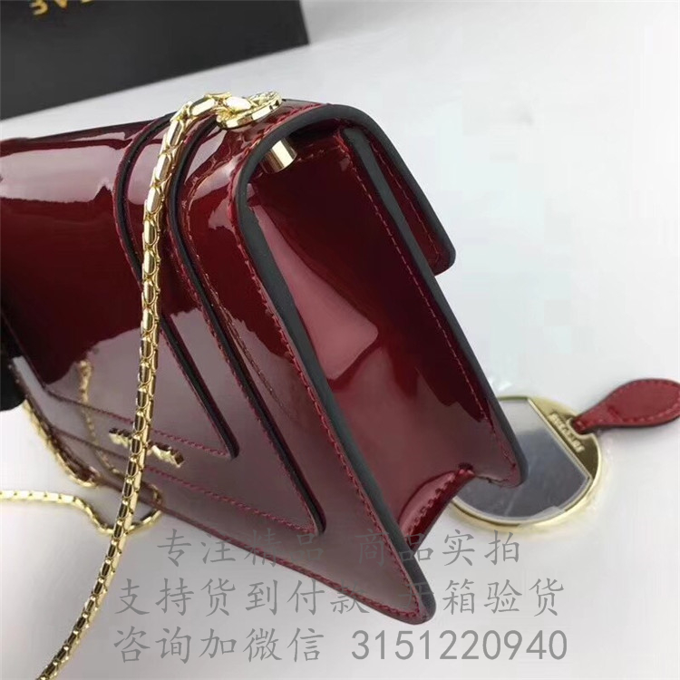 Bvlgari斜跨蛇头包 282180宝红色 Serpenti forever系列漆皮斜跨蛇头翻盖小包