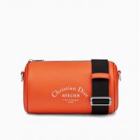 Dior圆筒包 1ATPO061 “ROLLER”橘色粒面触感小牛皮手拿包