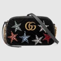 Gucci相机包 447632 饰水晶刺绣星星贴花黑色V型GG Marmont系列天鹅绒小号肩背包