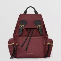 Burberry尼龙双肩包 40166211 酒红色The Rucksack - 中号功能性尼龙拼皮革军旅背包