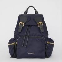 Burberry尼龙双肩包 40166241 深蓝色The Rucksack - 中号功能性尼龙拼皮革军旅背包