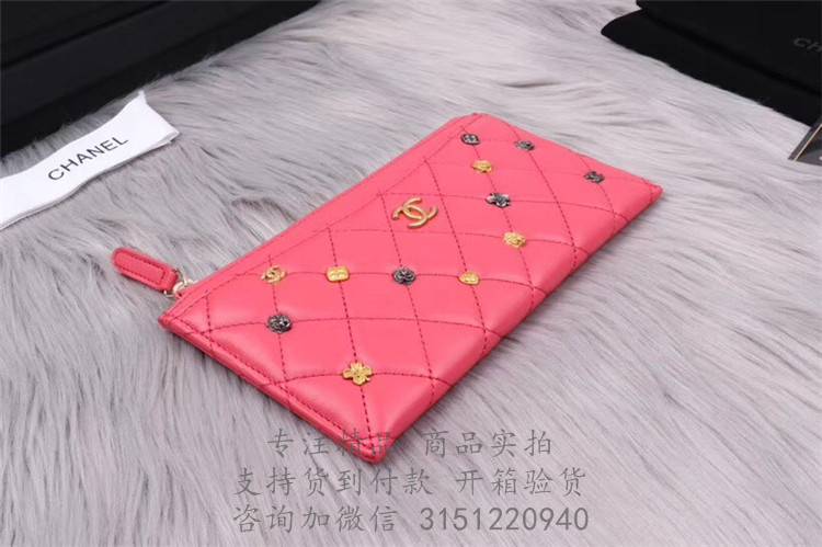 Chanel粉红色菱格羊皮徽章系列随身小手包 A81797 Y33379 5B454
