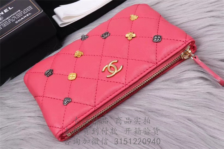 Chanel粉红色菱格羊皮徽章系列随身拉链零钱包  A81639 Y33379 5B454