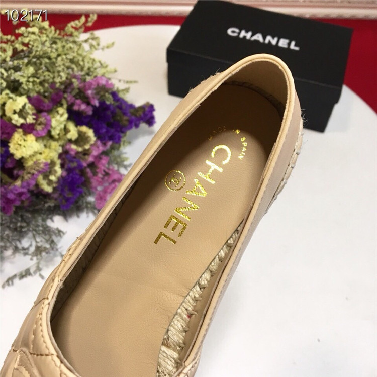 香奈儿Chanel米色菱格羊皮渔夫鞋 G32910 X01000 51225