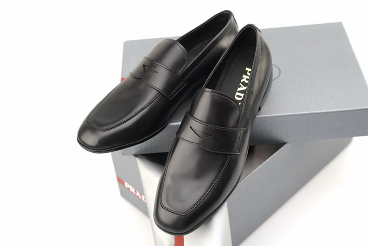 普拉达Prada黑色哑色真皮乐福鞋皮鞋 2DB161_P39_F0002