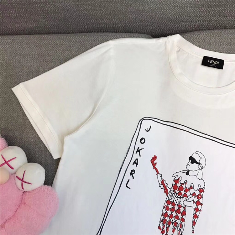芬迪Fendi白色定制JoKarl时装秀印花棉质T恤 FY0894A6ZPF0QA0