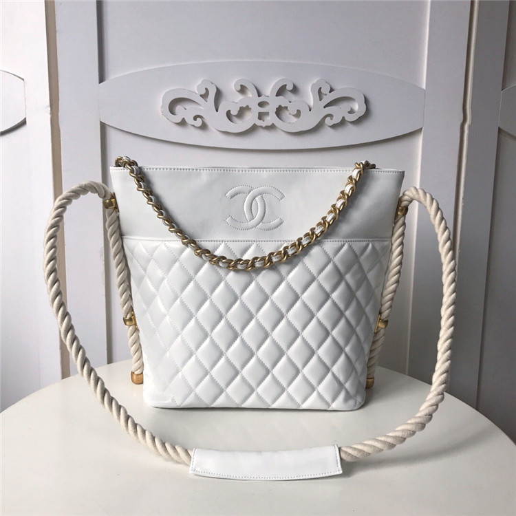 香奈儿Chanel白色菱格皱纹小牛皮嬉皮包桶包 AS0076 Y84100 10601