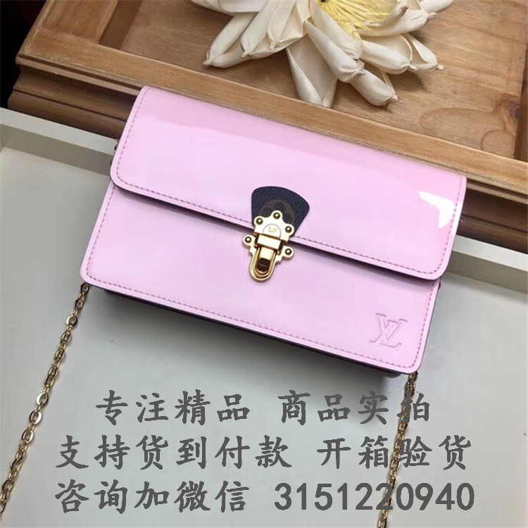 LV链条包 M63306 粉色漆皮CHERRYWOOD 链条包