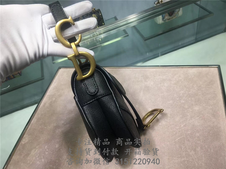 迪奥Dior黑色Saddle压印粒面触感小牛皮袖珍马鞍包 M0447CWVG_M900