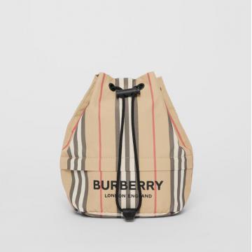 Burberry福袋 80150511 博柏利典藏米色 徽标印花标志性条纹尼龙抽绳收纳袋