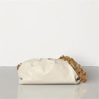 BOTTEGA VENETA 620230VCP409646 女士 THE CHAIN POUCH 手拿包