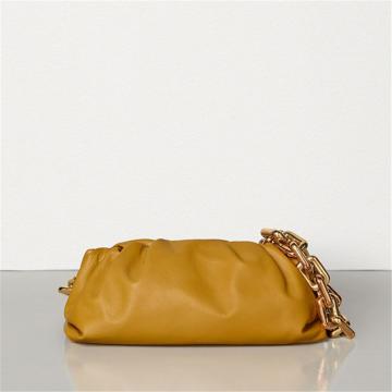 BOTTEGA VENETA 620230VCP407687 女士赭石色 THE CHAIN POUCH 手拿包