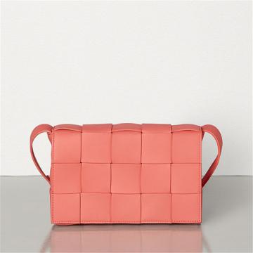 BOTTEGA VENETA 578004VMAY16585 女士蜜桃色 CASSETTE 手袋