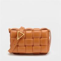 BOTTEGA VENETA 591970VCQR17616 女士黏土粉色加衬 CASSETTE 手袋