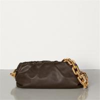 BOTTEGA VENETA 620230VCP402132 女士深巧克力色 THE CHAIN POUCH 手拿包