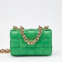 BOTTEGA VENETA 631421VBWZ03714 女士草绿色 THE CHAIN CASSETTE 手袋