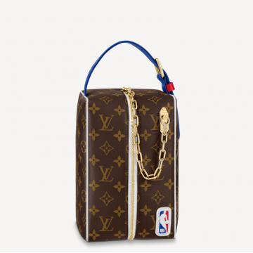 LV收纳包 M45588 老花LV X NBA CLOAKROOM DOPP KIT 手袋