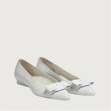 Ferragamo 01R252 女士白色 VIVA 芭蕾舞平底鞋