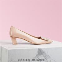 Roger Vivier RVW00600920D1PM006 女士粉色 Belle Vivier 金属扣单鞋