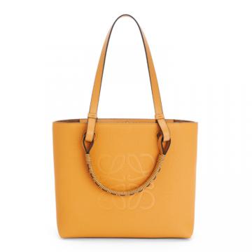 LOEWE A717S72X03 女士土黄色 小号粒面牛皮 Anagram Tote 手袋