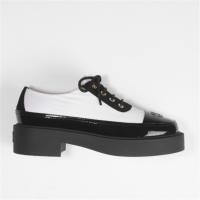 CHANEL G38081 女士白色拼黑色 系带鞋