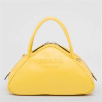 PRADA 1BB082 女士日光黄 Prada Triangle 皮革保龄球手袋