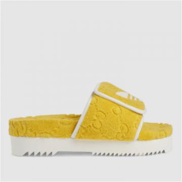 GUCCI 702398 女士黄色 adidas x Gucci 联名系列 GG 防水台拖鞋
