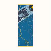 HERMES H693285T 男士中蓝色拼黄色 “狂欢夜”长方形丝巾