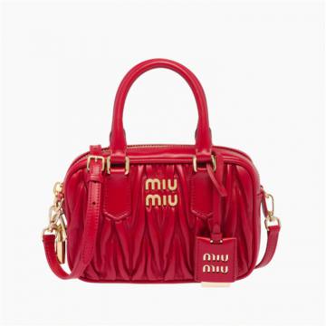 MIUMIU 5BB123 女士红色 Matelassé 软羊皮保龄球包